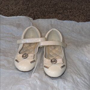 Michael Kors Cream Kids Dress Shoes with Bow